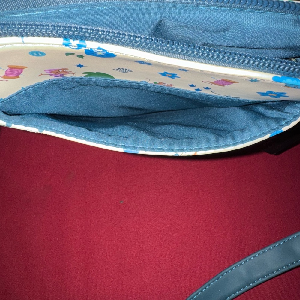 Loungefly Disney Princess Cinderella characters Cream Crossbody Bag - Picture 7 of 9